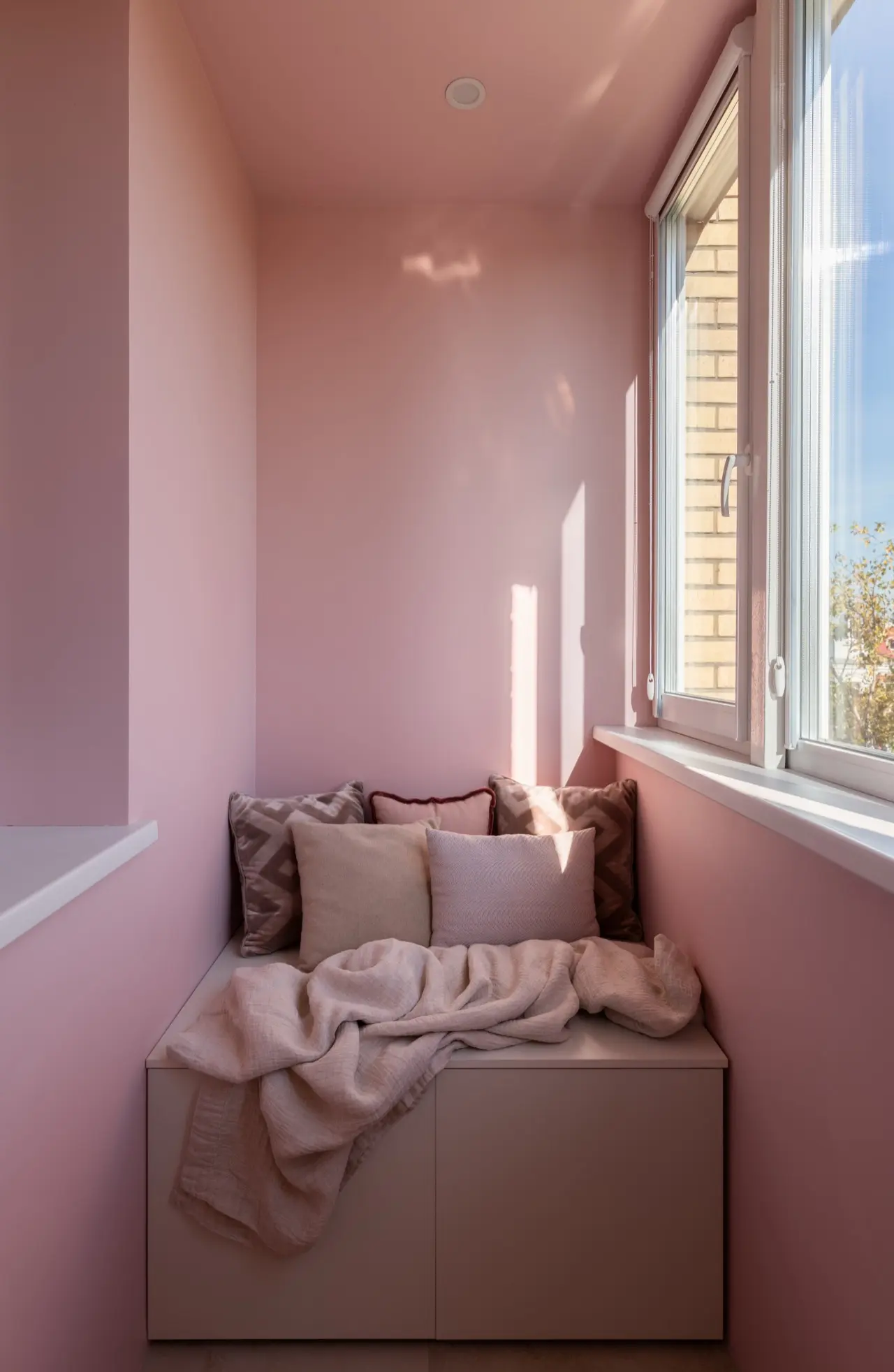 Гармония цвета в современном дизайн-проекте Юлии Нестеренко площадью 43 м² 