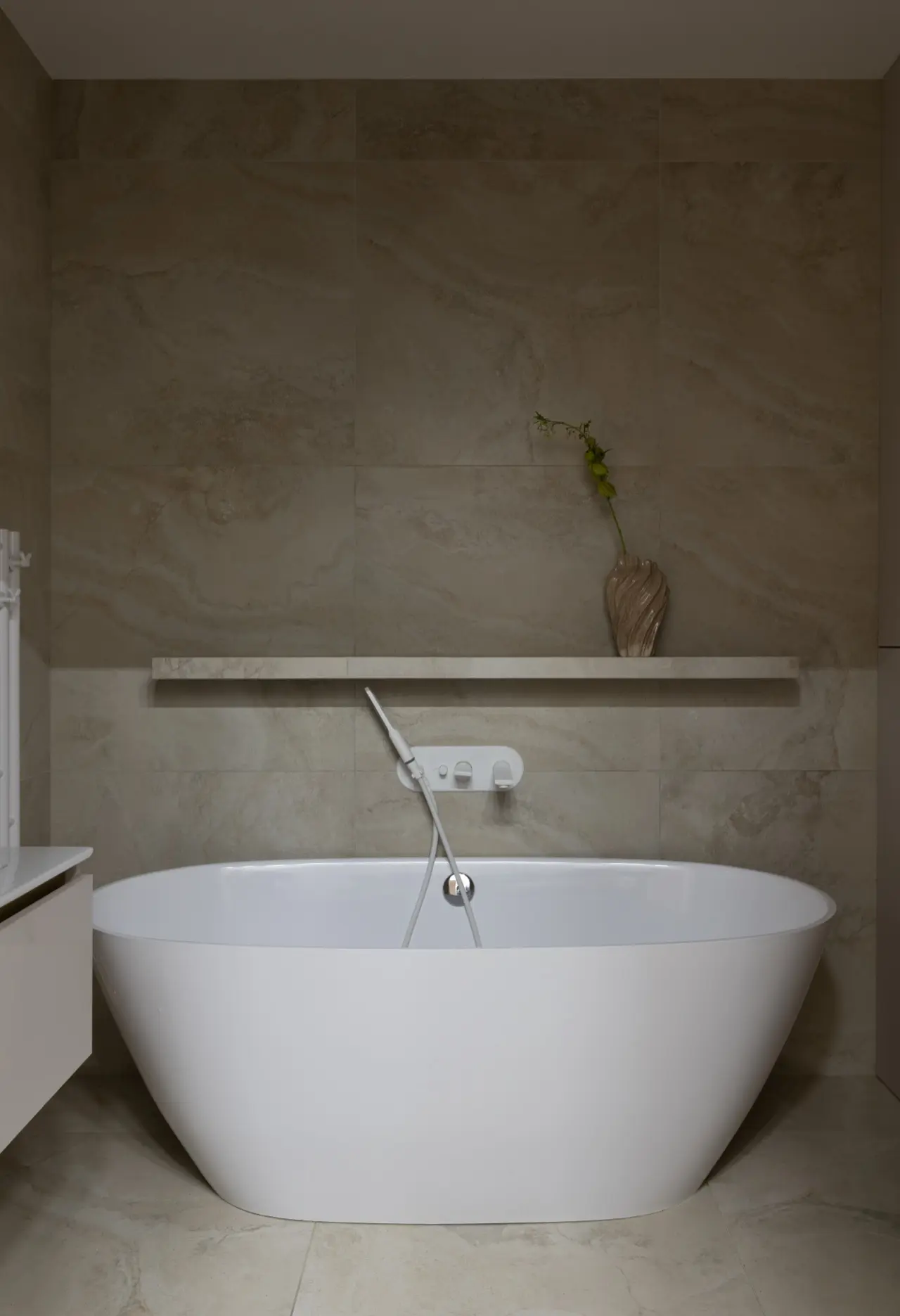 Гармония цвета в современном дизайн-проекте Юлии Нестеренко площадью 43 м² 