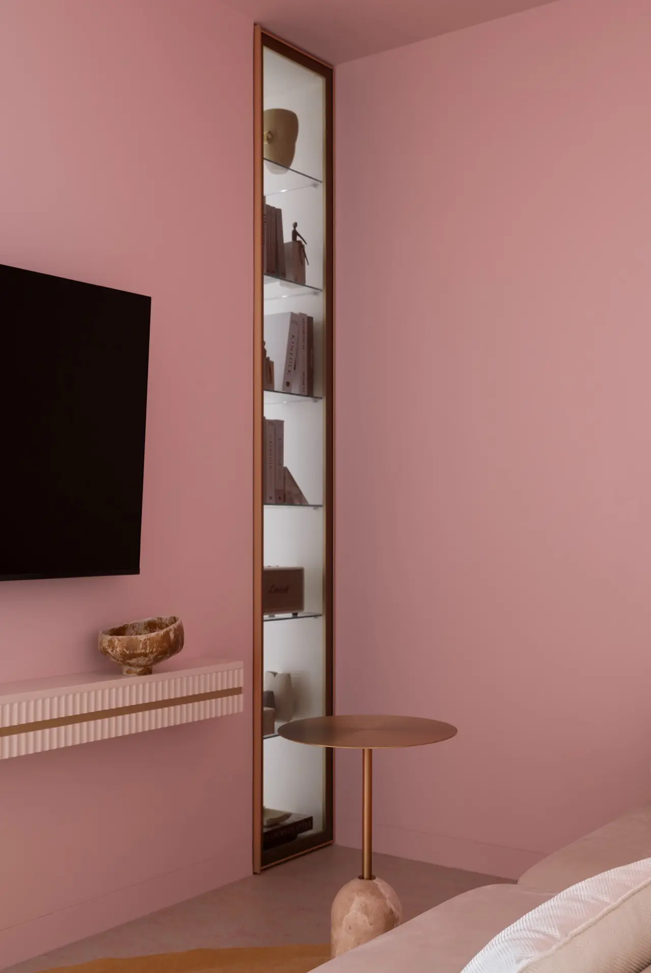 Гармония цвета в современном дизайн-проекте Юлии Нестеренко площадью 43 м² 